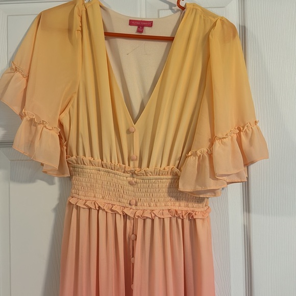 Women’s dress - Picture 2 of 3